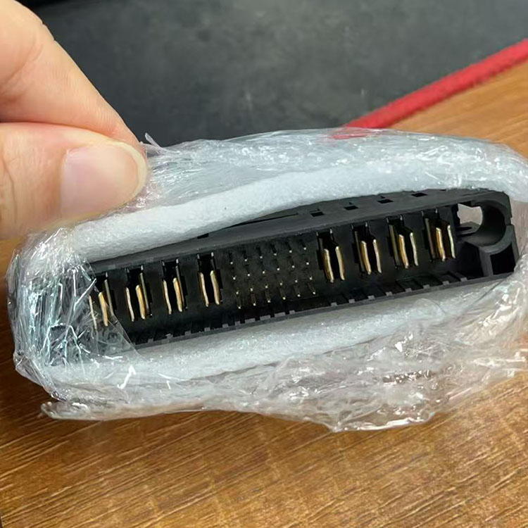Domestic replacement of Amphenol powerblade connector power blade connector  JYP - M2408B - RT47R