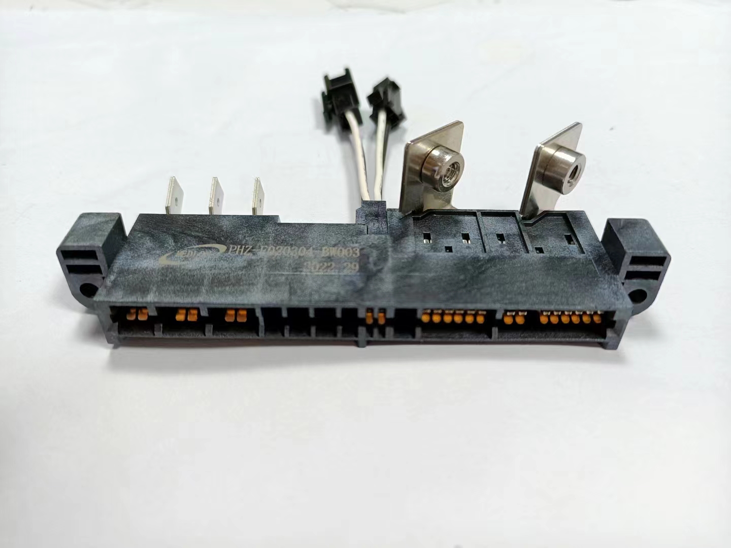 Similar Amphenol FCI connector DC 120A  , AC 40A ,signal 1A ( PHZ Gold Finger High Power Connector   PHZ-F020304-BW101   high-power gold finger connector socket)
